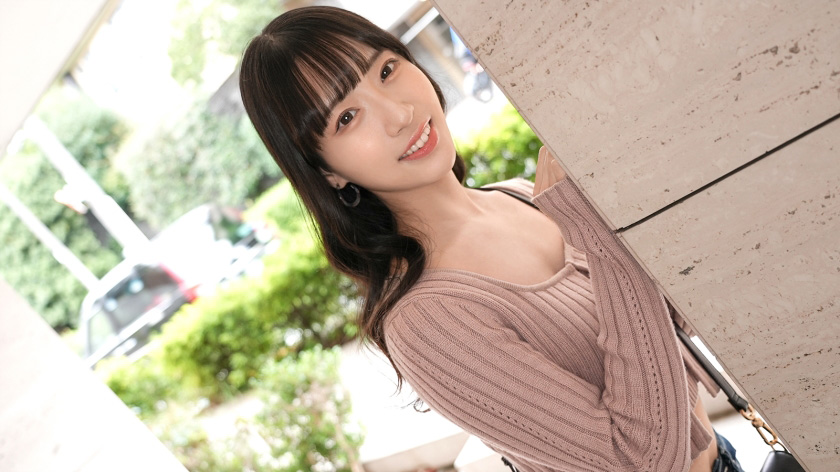 ウェイトレスとして働く癒し系美女は淫乱娘!