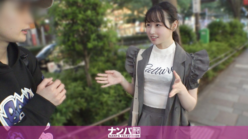 笑顔がとにかく眩しい清楚系の女子大生！