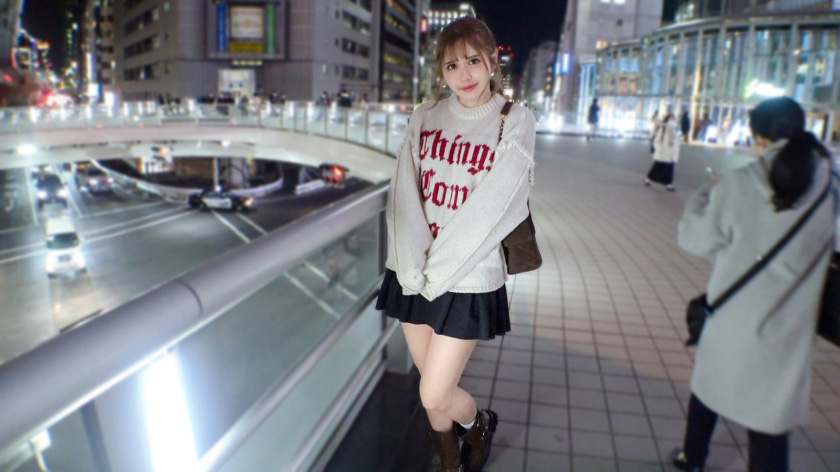 透き通るような白い肌、長い脚から滴る潮！